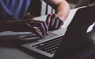 切尔西草包主帅罗塞尼尔下课，6年半合同只干了107天